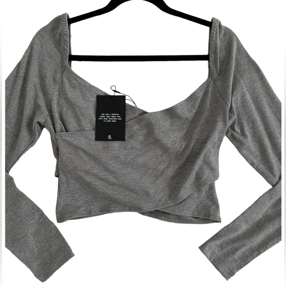 4th + reckless Tops - NWT 4th & Reckless Thalia Crossover Jersey Crop size M